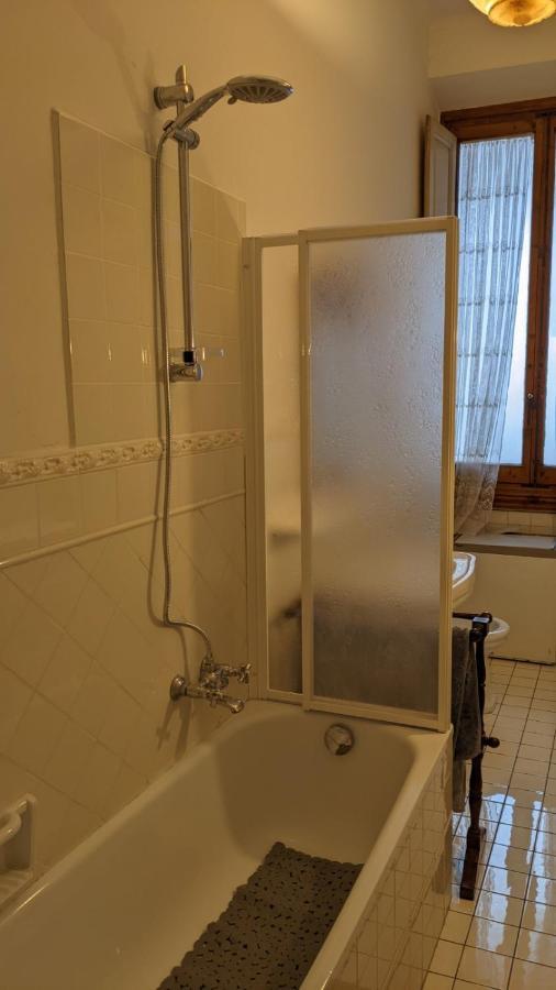 Double Bedroom In Beautiful 30'S Style Apartment Флоренция Екстериор снимка